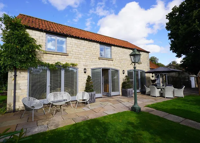 Oak Tree Barn Pickering